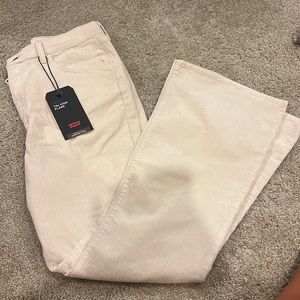 Levi’s 70s High Flare Cream Jeans